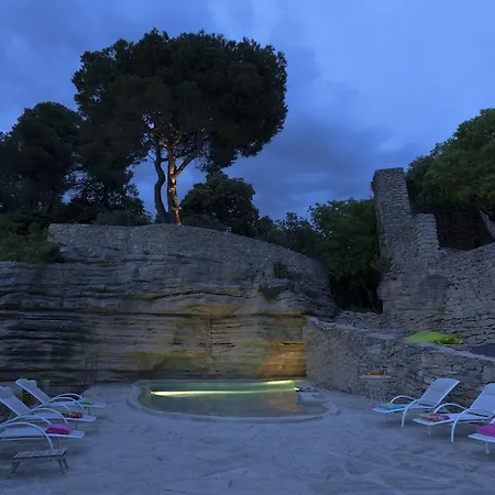 Château Provence 2* La Roque-sur-Pernes