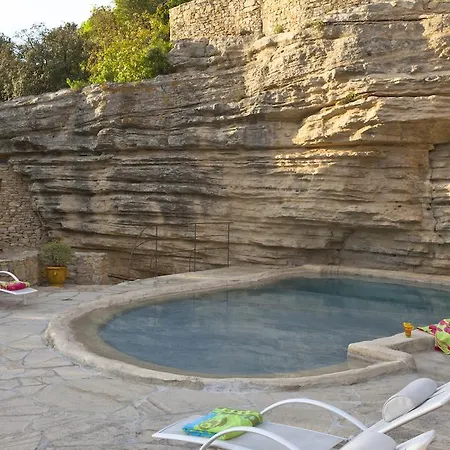 Alojamento de Acomodação e Pequeno-almoço Château Provence 2*