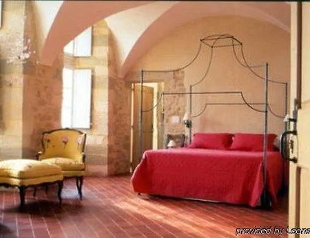 Alojamento de Acomodação e Pequeno-almoço Château Provence 2*