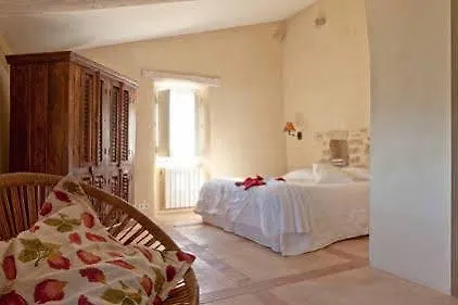 Alojamento de Acomodação e Pequeno-almoço Château Provence 2*